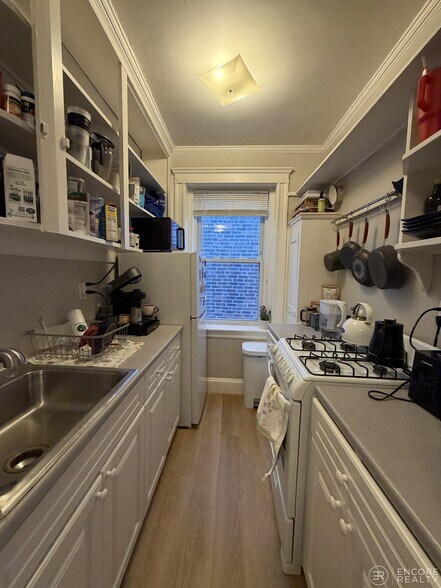 Building Photo - 11 Gray St