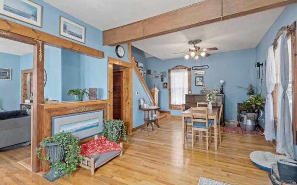 Building Photo - 111 21st St