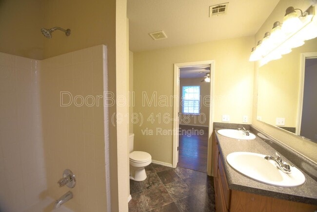 Building Photo - 89 W Fairlane Ct