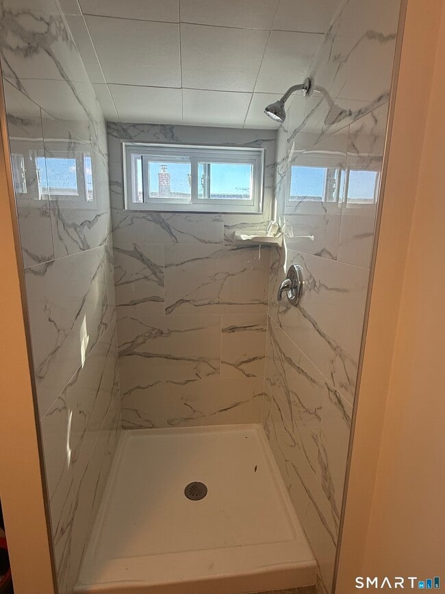 Building Photo - 117 Palm St