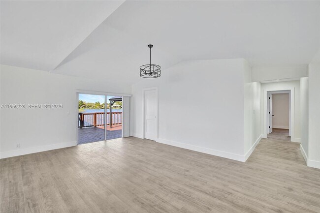 Building Photo - 1911 NW 40th Ct