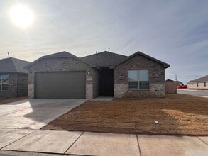 Building Photo - FISD Home available mid February