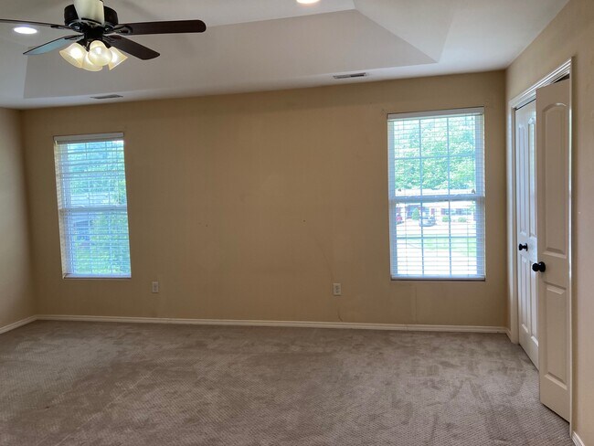 Building Photo - 2880 E Main St