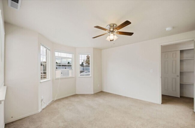 Building Photo - 4036 Village Dr