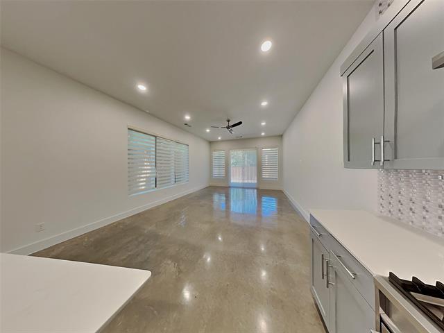Building Photo - 2343 Vagas St