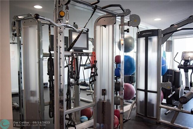 Building Photo - 3000 S Ocean Blvd