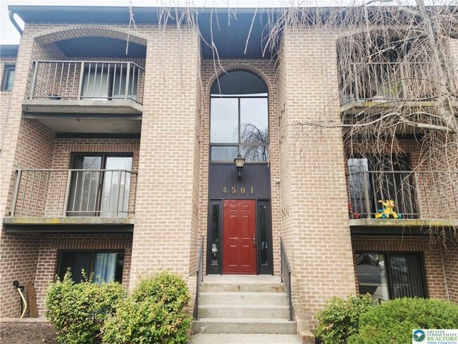 Building Photo - 4501 N Hedgerow Dr