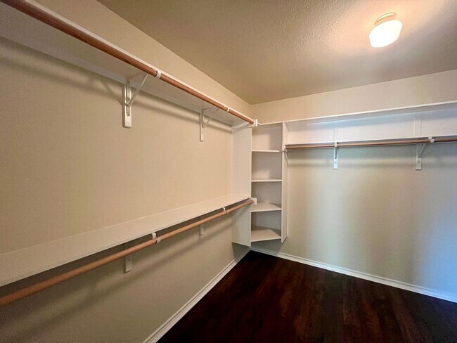 Building Photo - *Fantastic Home in Great Stone Oak Location*