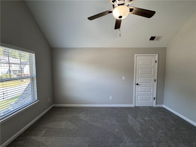 Building Photo - 6135 Stillwood Ln