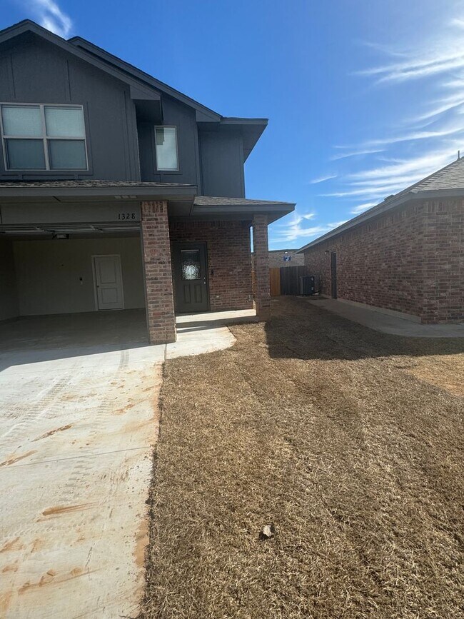 Building Photo - New construction duplex in Newcastle 3 bedroom with game room
