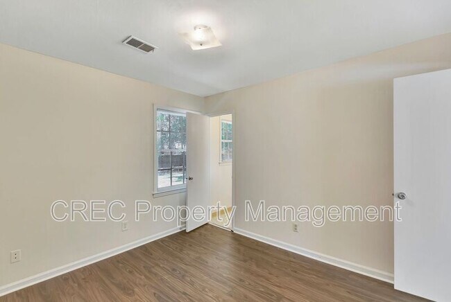 Building Photo - 1200 Margaret Dr