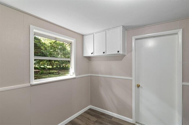 Building Photo - 4721 SW 47th Wy