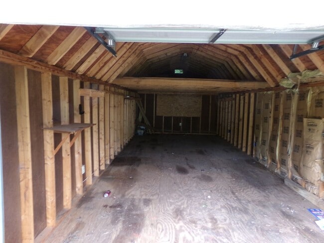 Building Photo - Nestled under Hanging Rock State Park!
