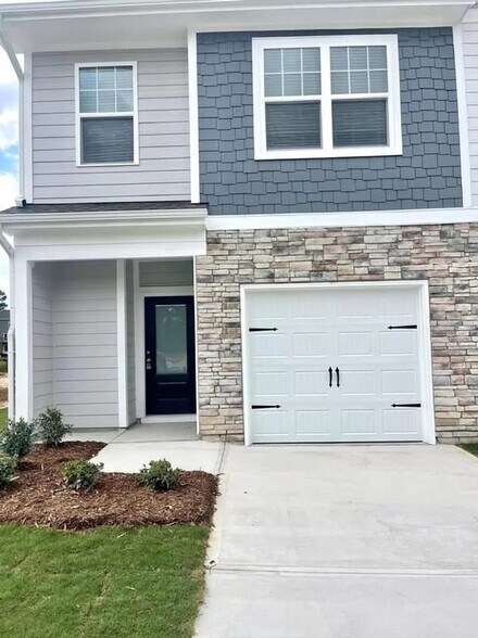 Building Photo - Room in Townhome on Thalweg Dr