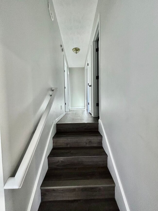 Building Photo - 3324 S 159th St