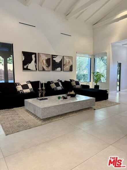 Building Photo - 201 S Bedford Dr