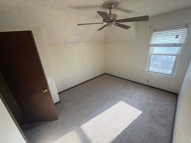 Building Photo - 425 S 30th St