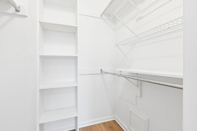 Building Photo - Columbus Station Condo-Ready to move in