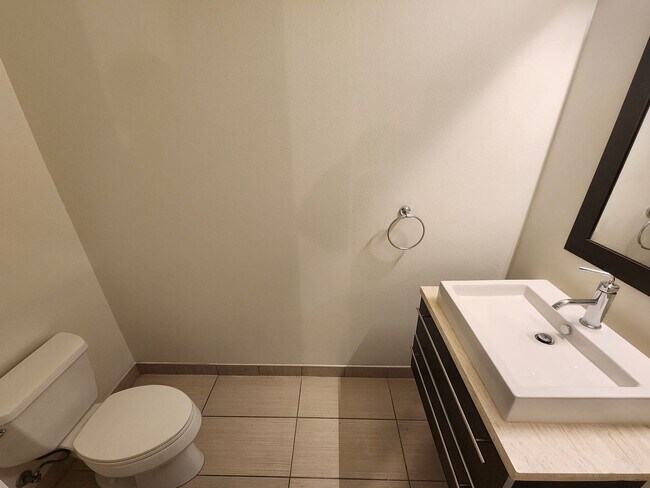 Building Photo - Exceptional Two Level 3 bedroom Condo in upscale Luxe Lofts