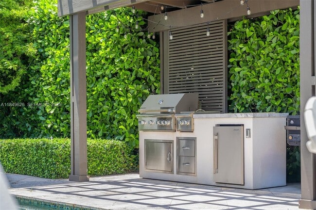 Building Photo - 632 Intracoastal Dr