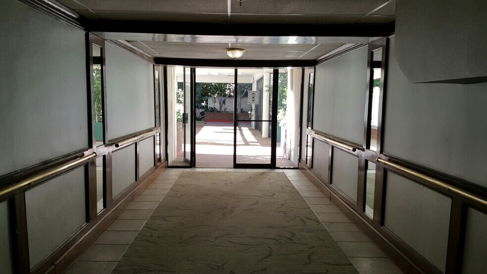 Entry to Amenities - 10535 Wilshire Blvd