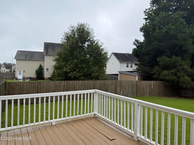 Building Photo - 204 Armistead Way