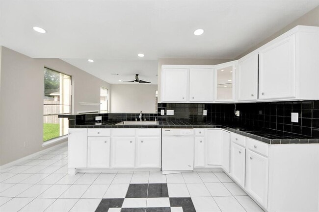 Building Photo - 16731 Sussex Dr