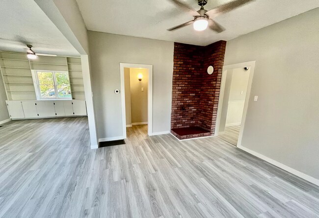 Dining Room and Entrance to Bathroom and Kitchen - 5426 N Oberlin St
