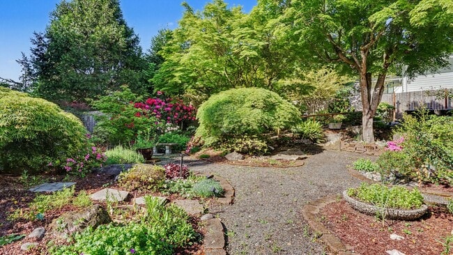 Building Photo - Luxury Wilburton Retreat | Updated 4BR Home with MIL Suite & Japanese Garden Near Downtown Bellevue