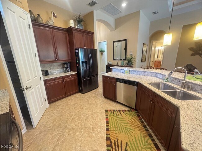 Building Photo - 8661 Mercado Ct