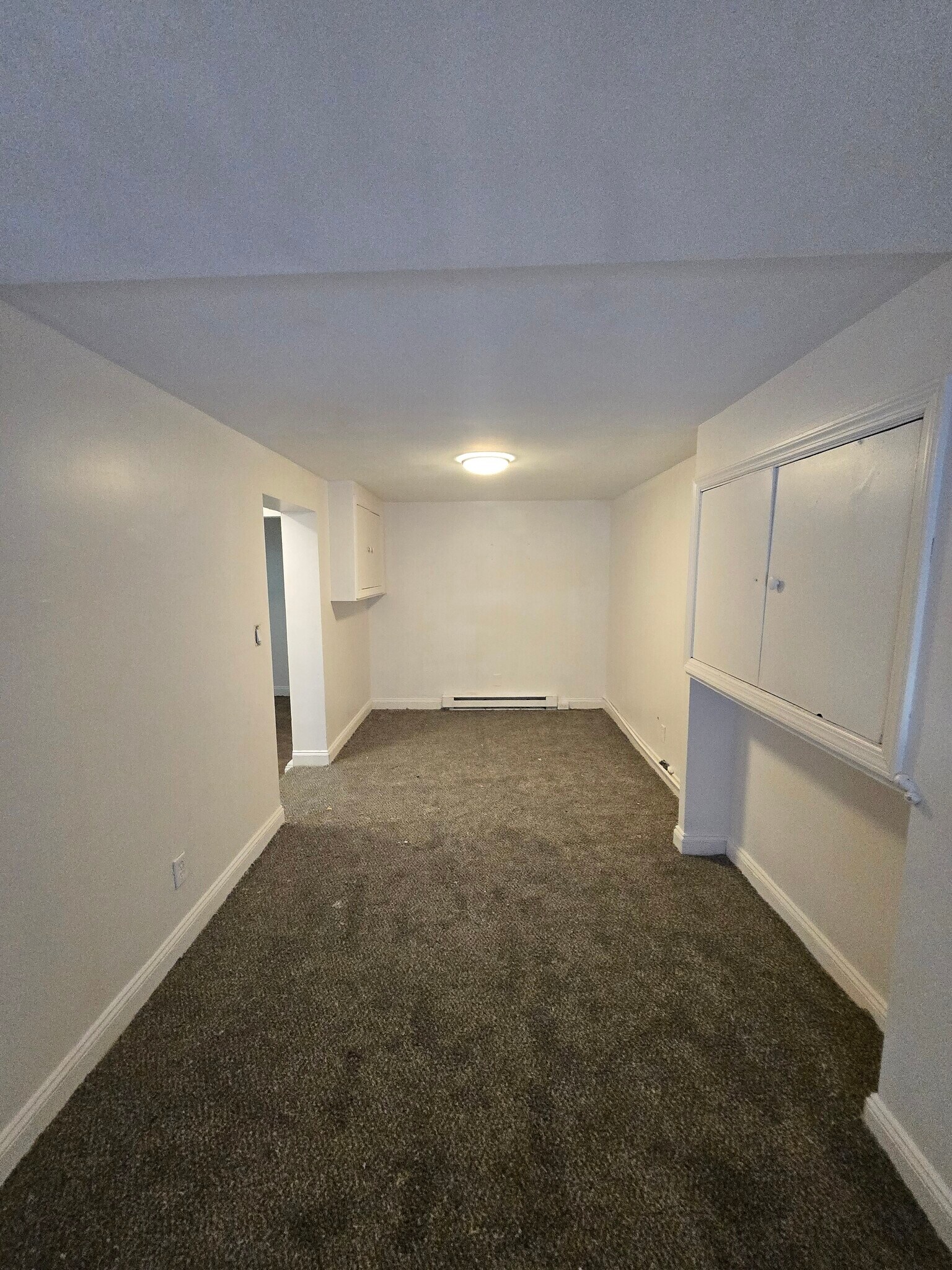 Building Photo - 945 E 220th St