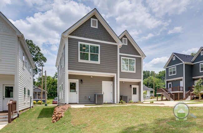 Building Photo - 10 Howard St