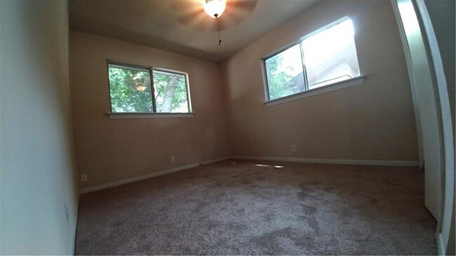Building Photo - 5903 Breezewood Dr