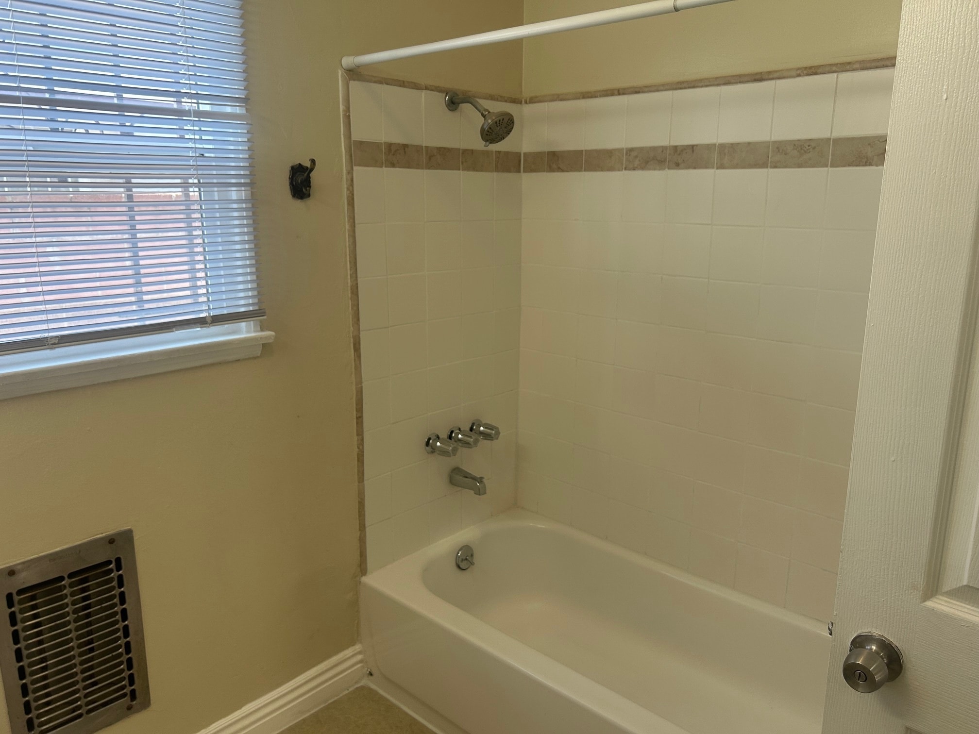 Building Photo - 2911 W 129th St