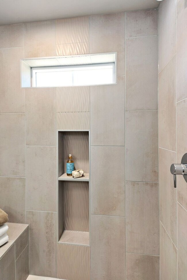 Building Photo - Tranquil Greenbelt Retreat – Stylish 3-Bed...
