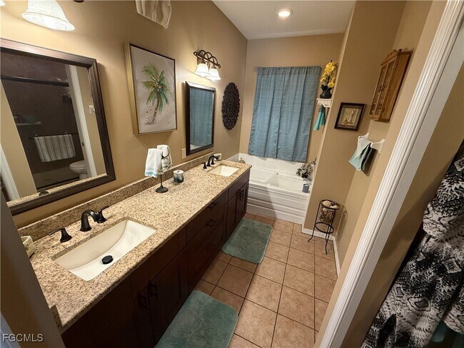 Building Photo - 3619 SW 6th Ave