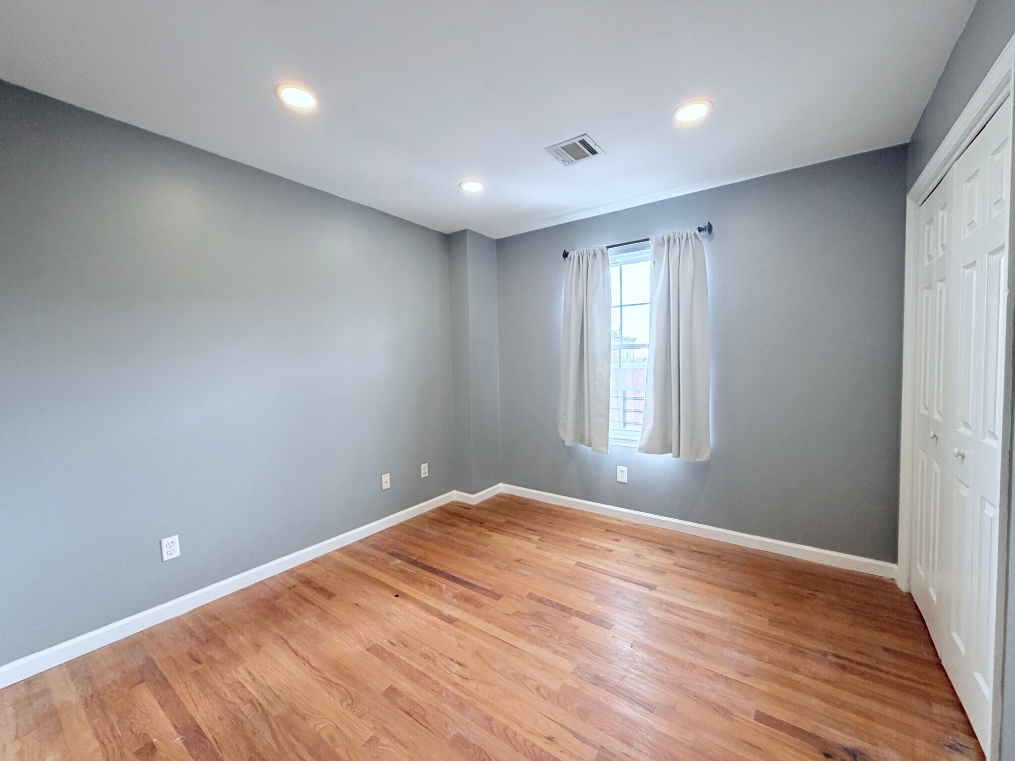 Building Photo - 181 Camden St