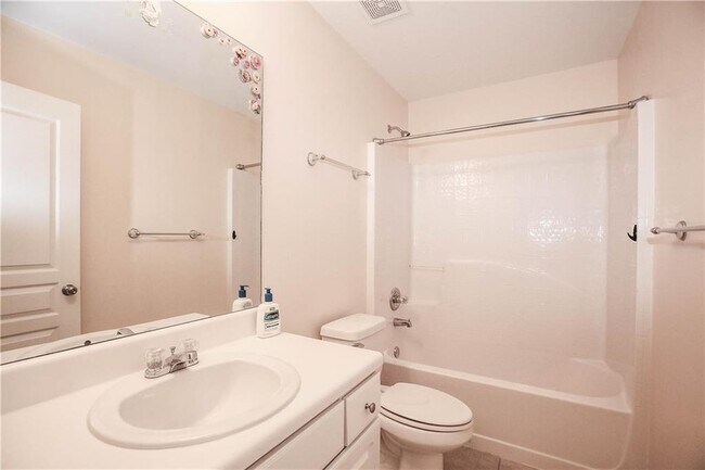 Building Photo - 3801 Thayer Trace