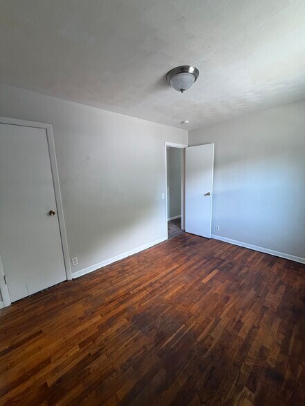 Building Photo - 2118 Ferrol St