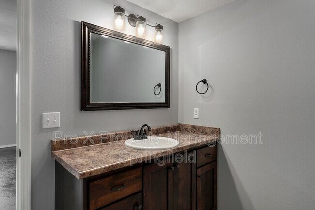 Building Photo - 1503 E Fairwind