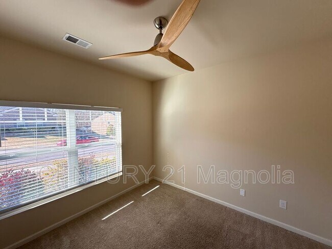 Building Photo - 3061 White Gate Lp