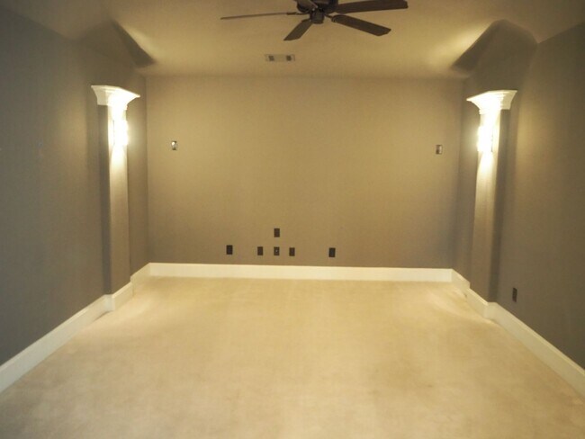 Building Photo - 2007 Greenvine Cir