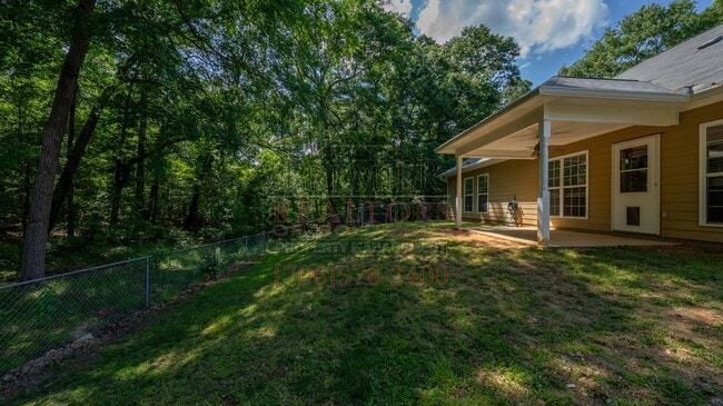 Building Photo - 48 Redwood Dr