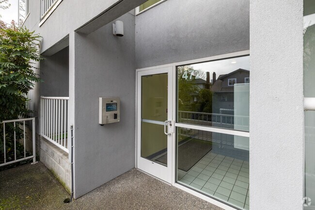 Building Photo - 4721 19th Ave NE