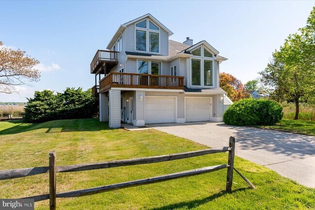 Building Photo - 1100 Paca Dr