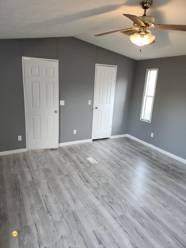 Building Photo - 150 Chips Ct