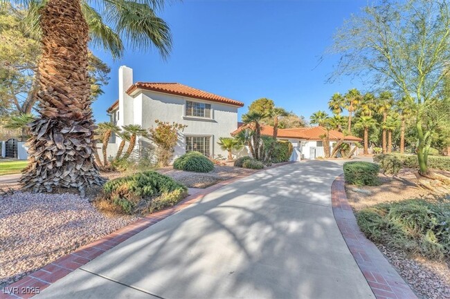 Building Photo - 2868 Vista Del Sol Ave