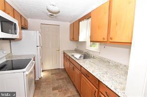 Building Photo - 6497 Windham Ave