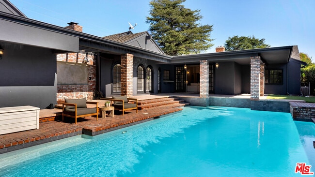 Building Photo - 4559 Morella Ave