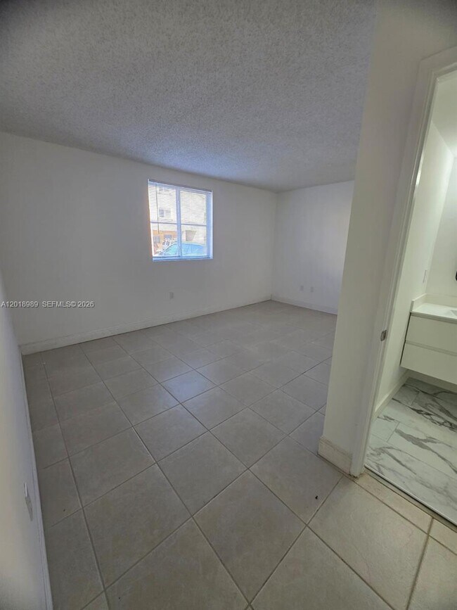 Building Photo - 14961 SW 82nd Ln